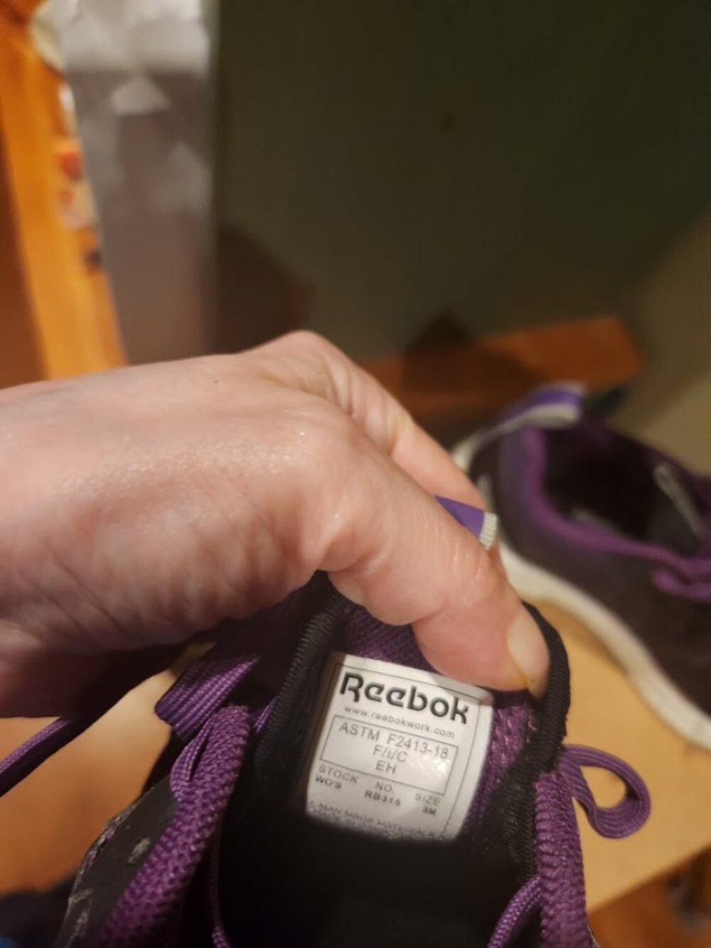 i love these purple reeboks - Picture 2 of 3